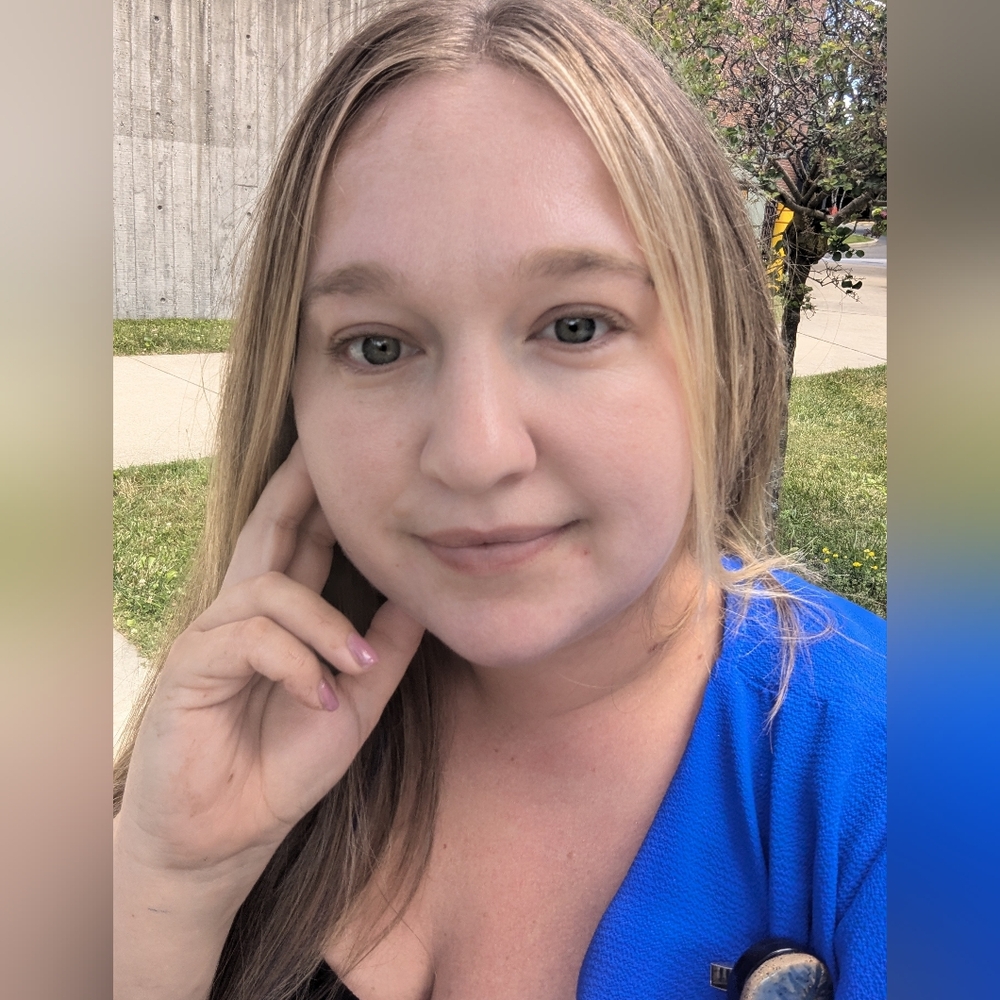 Meet your Posher, Ashley